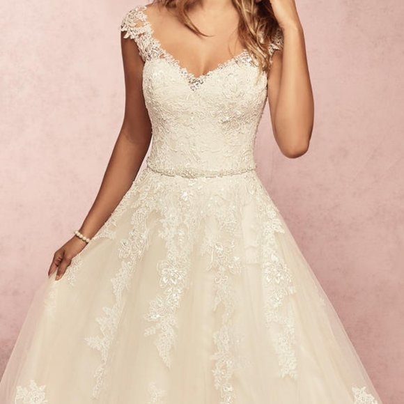 Dress - Picture 5 of 8